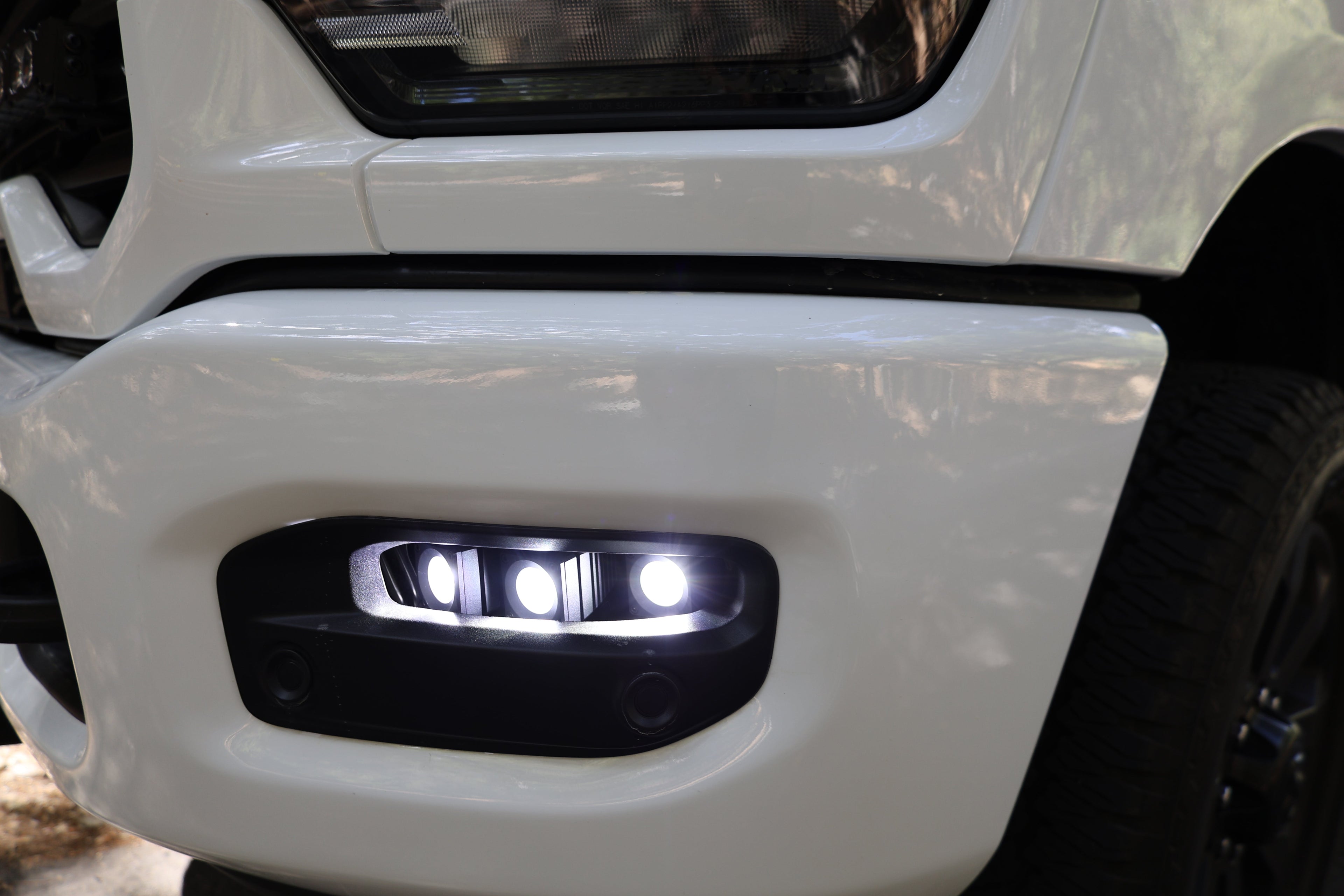 2025+ RAM 2500/3500 Fog Light Kit
